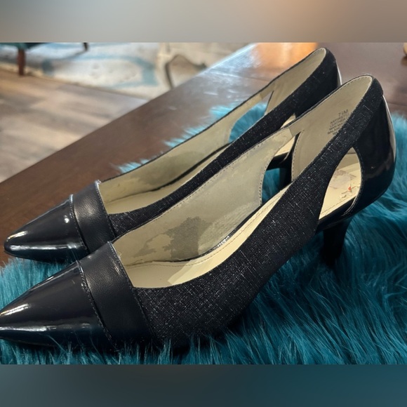 Anne Klein iFlex kitten heels 7.5 denim embellishment. Professional, Preppy - Picture 3 of 5